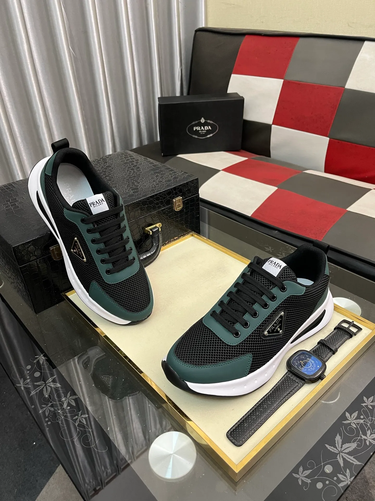 Men's shoes 💰440⌚️⌚️ PRADA [Prada] popular men's shoes, casual shoes and sports shoes! High-end quality 🍀 The upper is made of imported original cowhide 💥 cowhide lining; the original molded outsole. The style is upright and elegant, comfortable and versatile💪 Three quality guarantees Size number: 38-44, 4️⃣ colors available